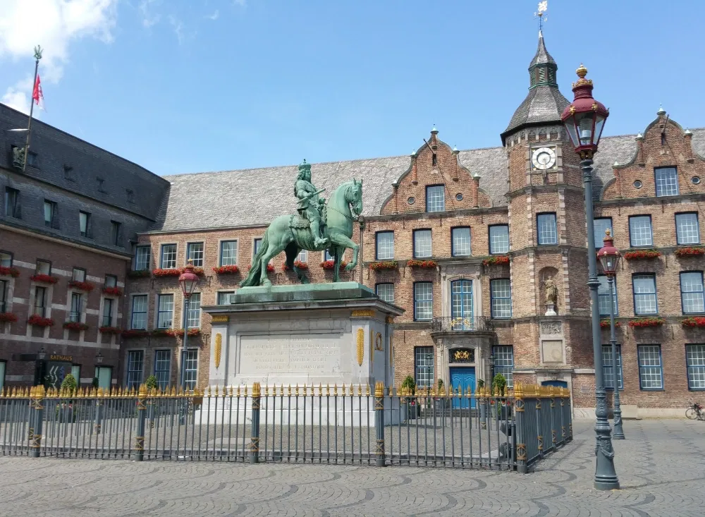 Die Düsseldorfer Altstadt im Kurzurlaub erkunden