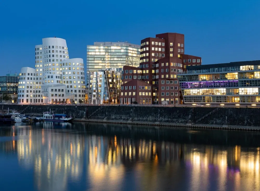 Den MedienHafen im Düsseldorf-Kurzurlaub erkunden