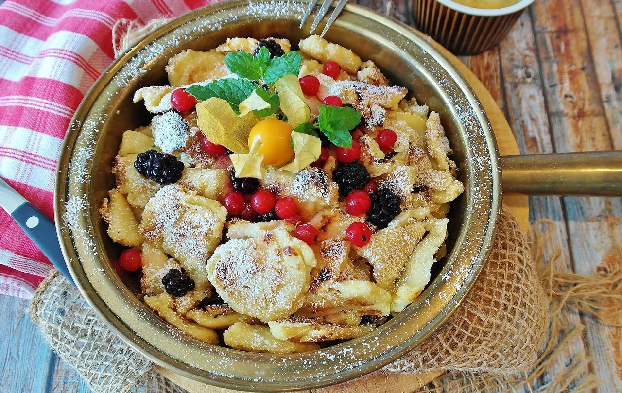 Kaiserschmarrn im Kurzurlaub in Österreich genießen
