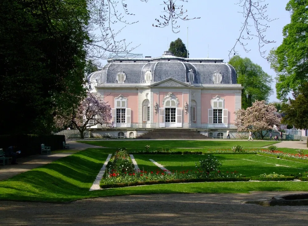 Schloss Benrath im Düsseldorf-Kurzurlaub erkunden