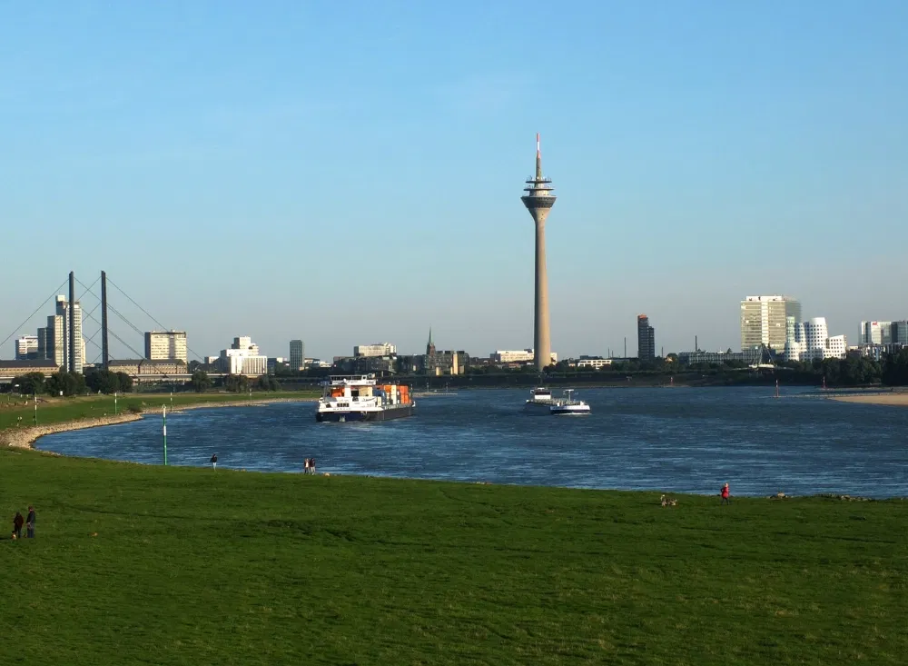 Skyline Düsseldorfs im Kurzurlaub 