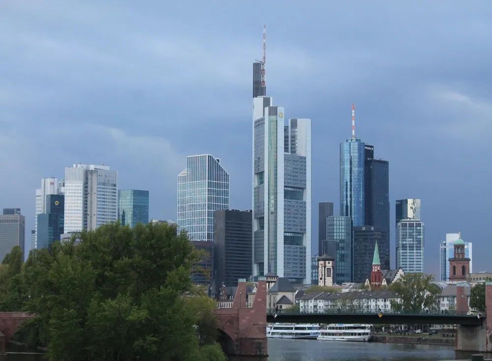 Der Main Tower im Frankfurt-Kurzurlaub