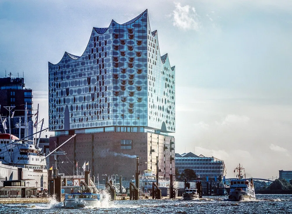 Die Elphi bietet einen einzigartigen Blick auf Hamburg und den Hafen