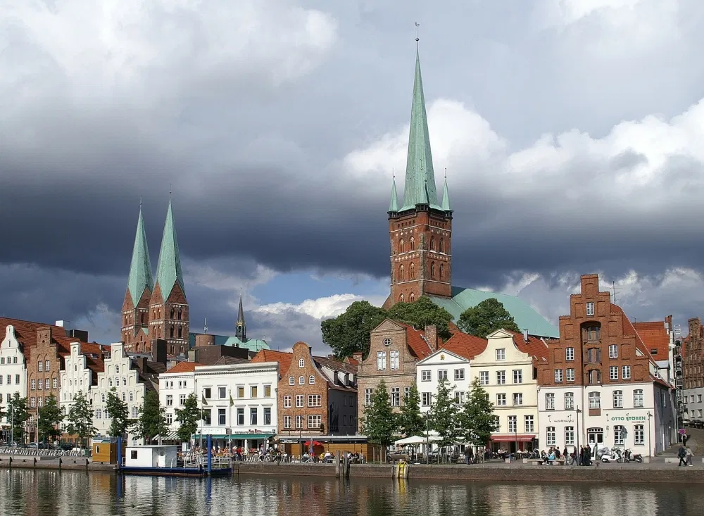 Stadtblick mit Kirchtürmen im Lübeck-Kurzurlaub