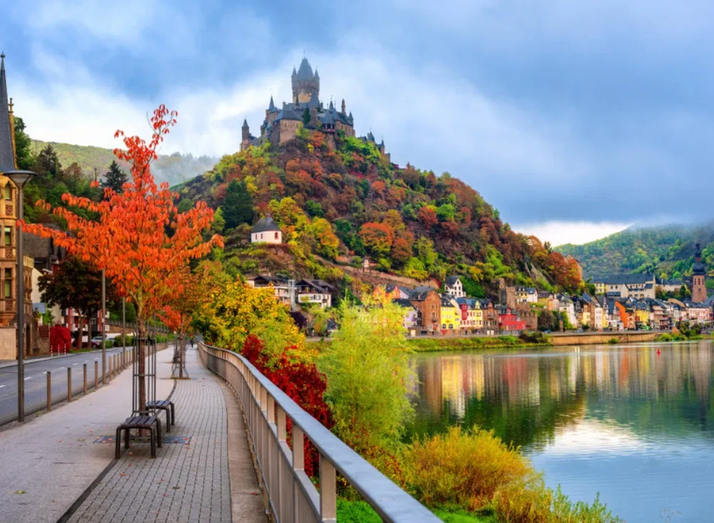 Cochem bietet hervorragende Weinlokale und entspannte Stunden an der Mosel