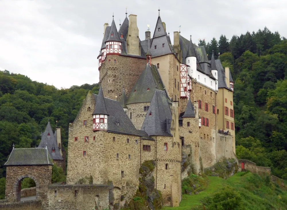 Burg Eltz im Kurzurlaub NRW