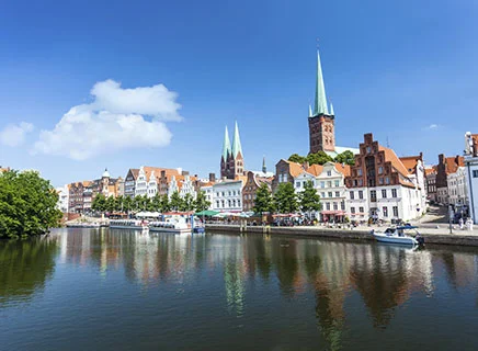 Schöne Städte wie Lübeck werden Sie auf Ihrer Kurzreise an die Ostsee begeistern.