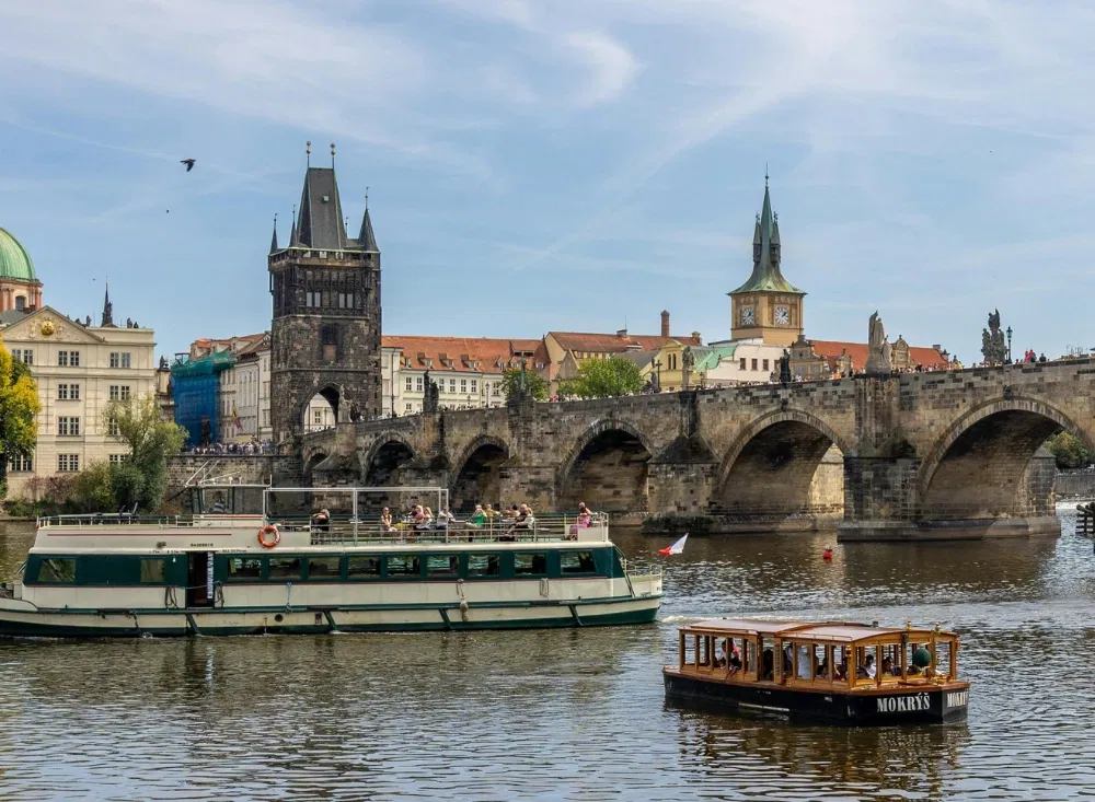 Im Prag-Kurzurlaub die Karlsbrücke erkunden