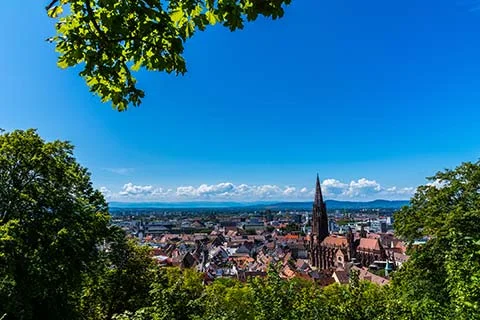 Freiburg und andere schöne Städte auf Ihrer Kurzreise im Schwarzwald entdecken