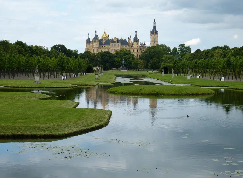 Schweriner Schloss im Kurzurlaub in Schwerin entdecken