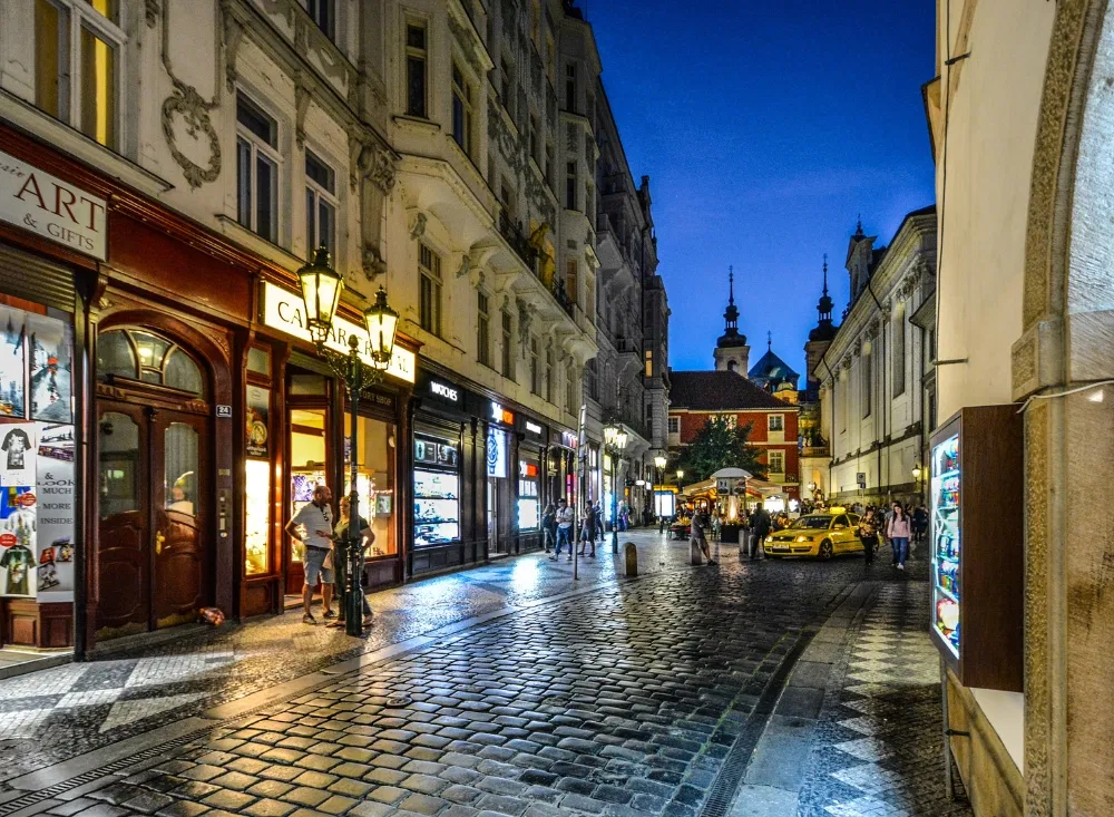 Schöne Gassen in Prag im Tschechien-Kurzurlaub erkunden