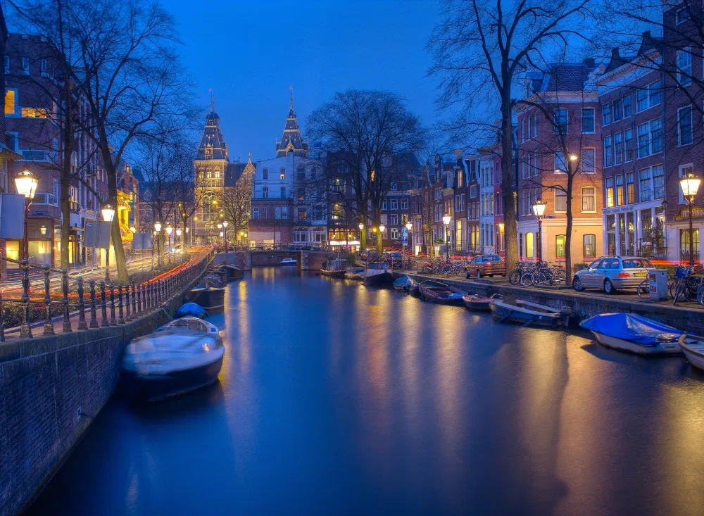 Auf dem Städtetrip Amsterdam bei Nacht erleben