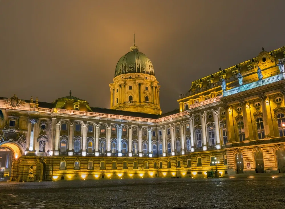 Den Burgpalast auf der Städtereise Budapest entdecken