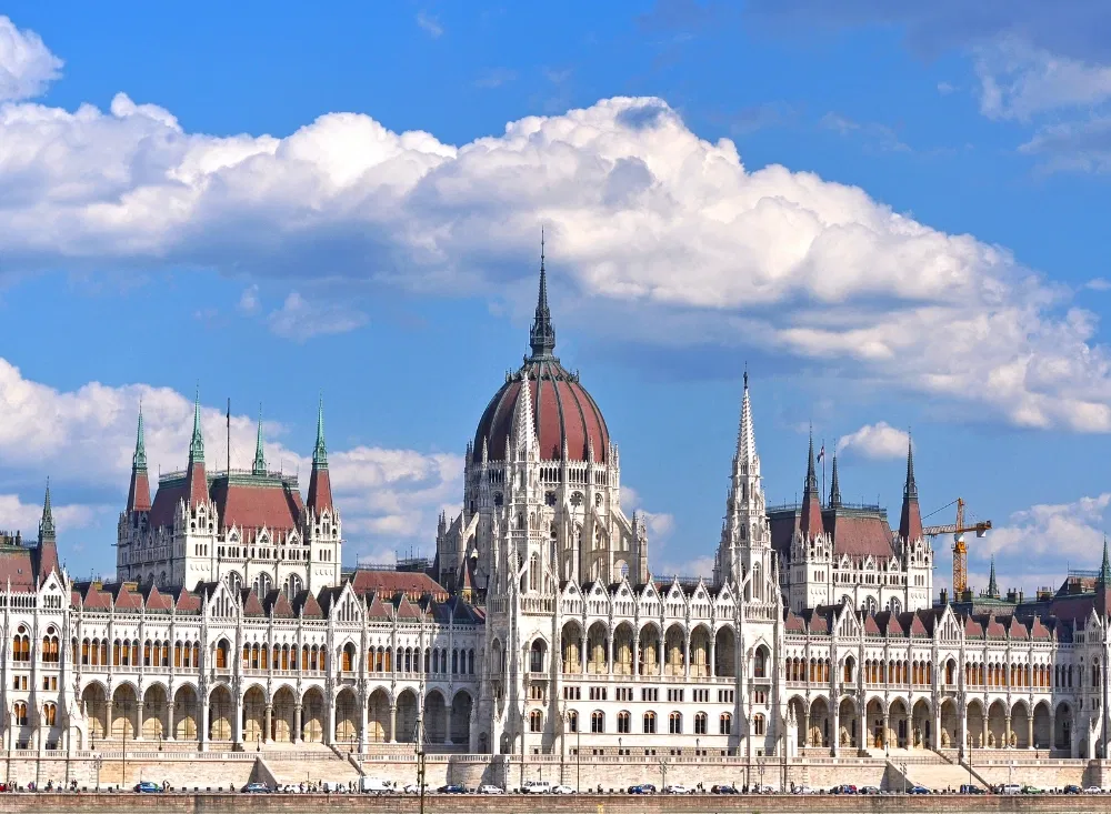 Ungarische Parlamentsgebäude auf der Städtereise Budapest