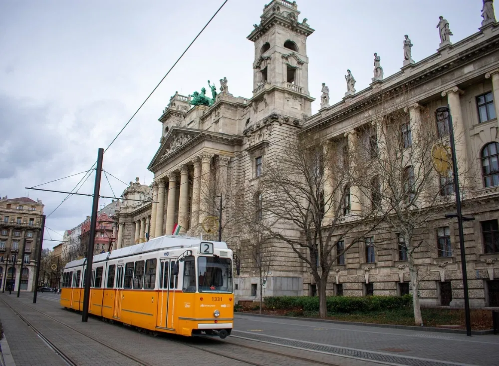 Mit der Straßenbahn auf der Städtereise Budapest entdecken