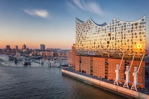 Besuchen Sie ein Konzert in der Elbphilharmonie auf Ihrer Städtereise nach Hamburg
