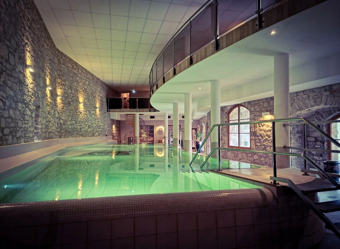 Märchenhafter Luxus im Wasserschloss am Harz mit Wellness und Dinner