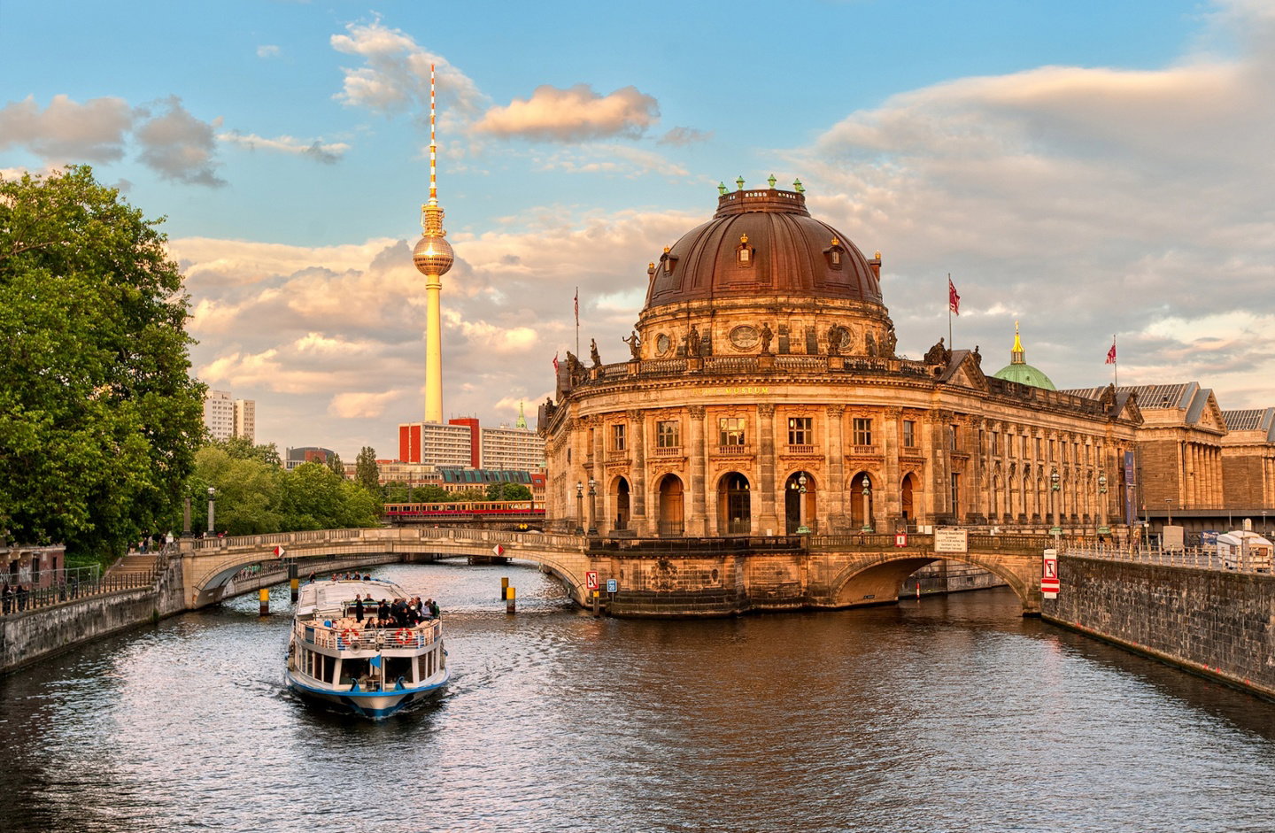 Kunstvoll übernachten im lebendigen Berliner Westen, nur Schritte vom Ku'damm