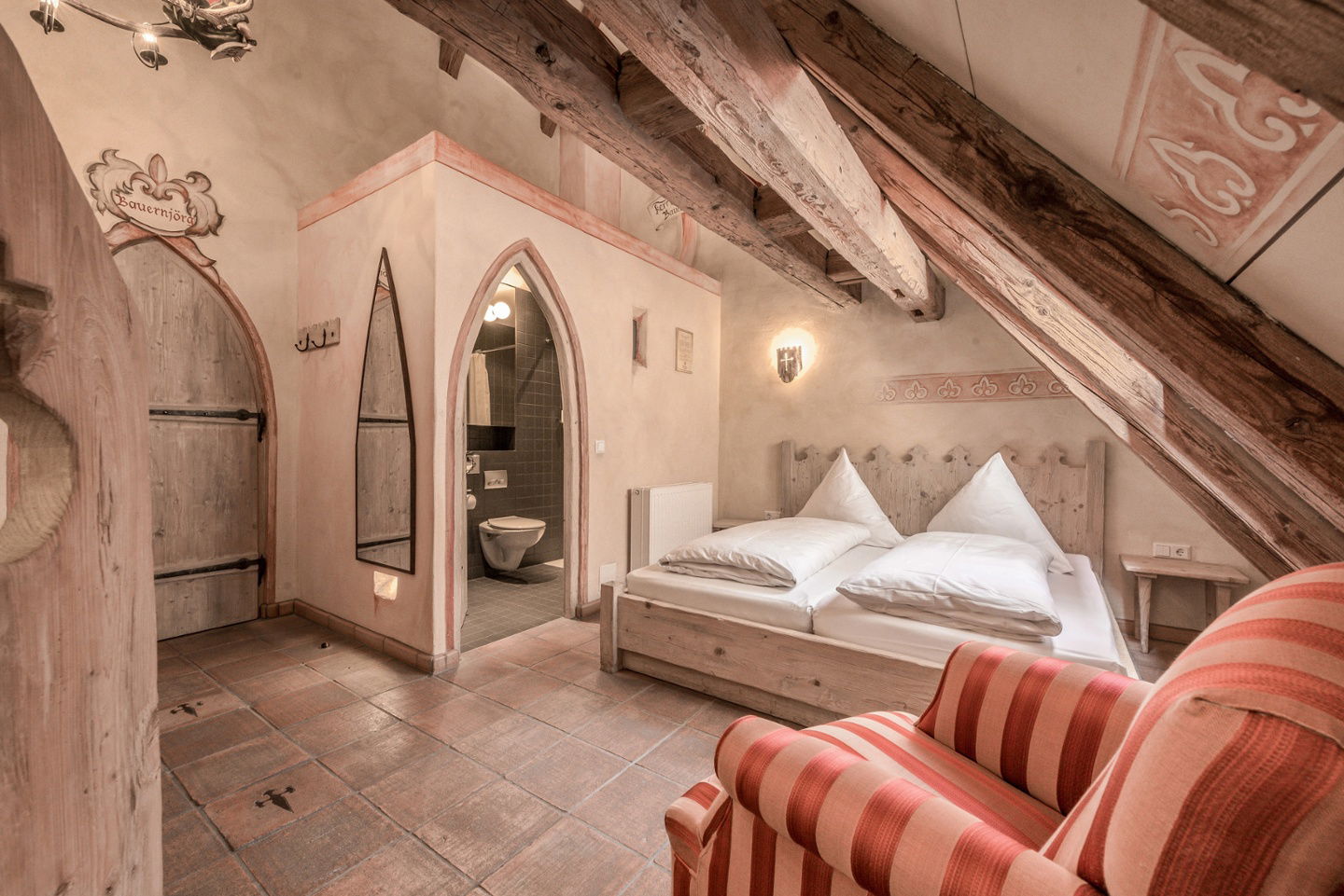 Eine Reise ins Mittelalter im hochwertigen 4* Themenhotel in Oberschwaben
