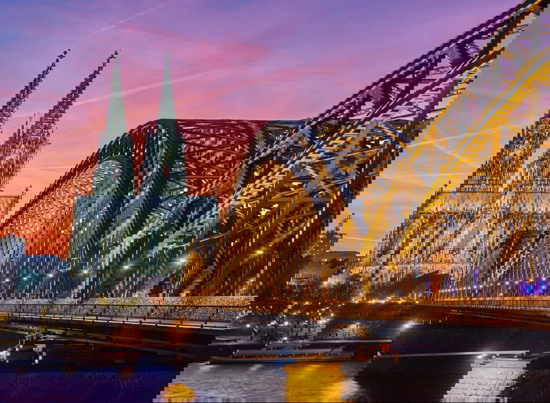 Stilvoll übernachten in Köln: Urbaner Komfort am Rheinpark