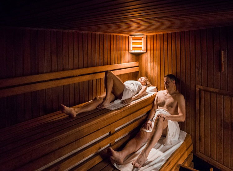 Entspannte Tage im schönen Plauen - mit Wellnessbereich 