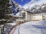 Thermalhotels u Walliser Alpentherme Leukerbad im Winter