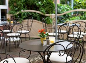 ACHAT Comfort Heidelberg Schwetzingen Terrasse