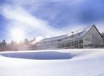 Sporthotel Oberhof Aussenansicht im Schnee