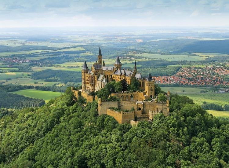 Ritterlicher Kurzurlaub: Hotel in Top-Lage zur Burg Hohenzollern
