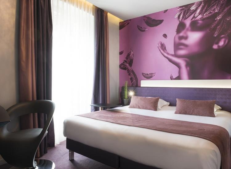 Hotel Le Bon Paris Zimmer Lila