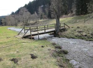 Hotelpension zur Laerche Natur mit Bruecke
