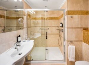 OPWIL ROOM bathroom showers