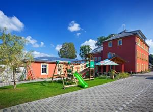 Pytloun Wellness Travel Hotel Hotel mit Spielplatz