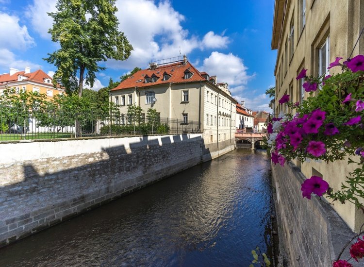 Inselromantik in Prag - Top-Lage im historischen Zentrum auf Kampa inkl. ÖPNV-Ticket