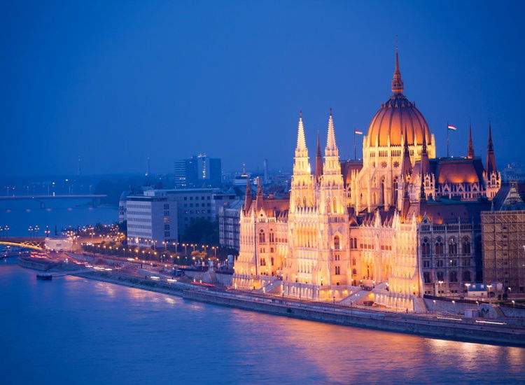 Luxuriöses Hotel im Herzen Budapests - Trip in die schillernde Metropole