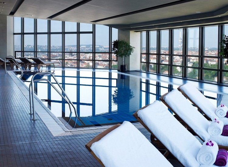 5* Luxus in Prag mit Panorama-Wellnessbereich im 26. Stock
