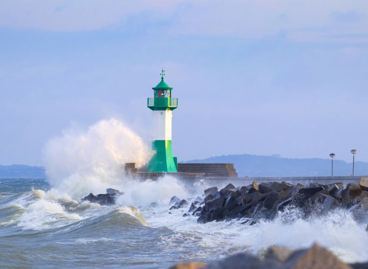 Sonneninsel Rügen - Frisch renoviertes Hotel zwischen Ostsee und Waldidylle