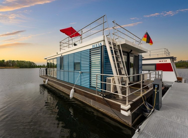 Schwimmendes Haus im Havelland - Luxuriöses Hausboot in Zehdenick