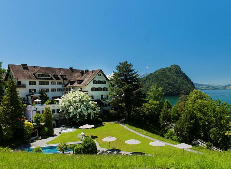 Erholung in der Schweiz mit Blick über den Vierwaldstättersee inkl. Wellness