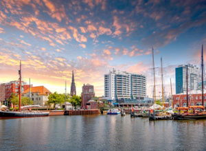 Stockfoto Atlantic Hotel am Floetenkiel Bremerhaven