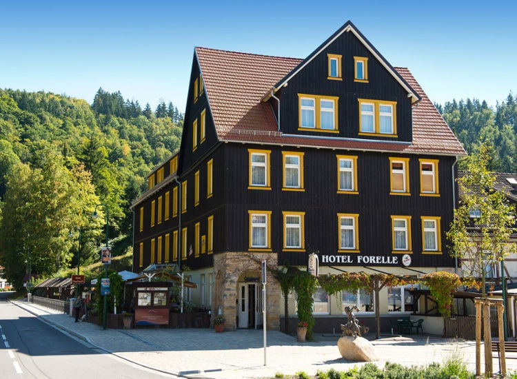 Entspannen im sagenumwobenen Harz: Traditionsreiches Hotel direkt am Fluss