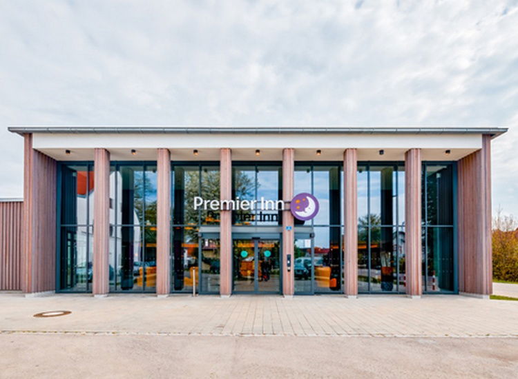 Zwischen Therme und Citylife München – Ihr Relax-Ort im Premier Inn Hotel