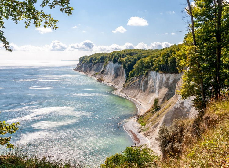 Wellnessurlaub am Strand: Erholung und Aktivitäten in traumhafter Umgebung