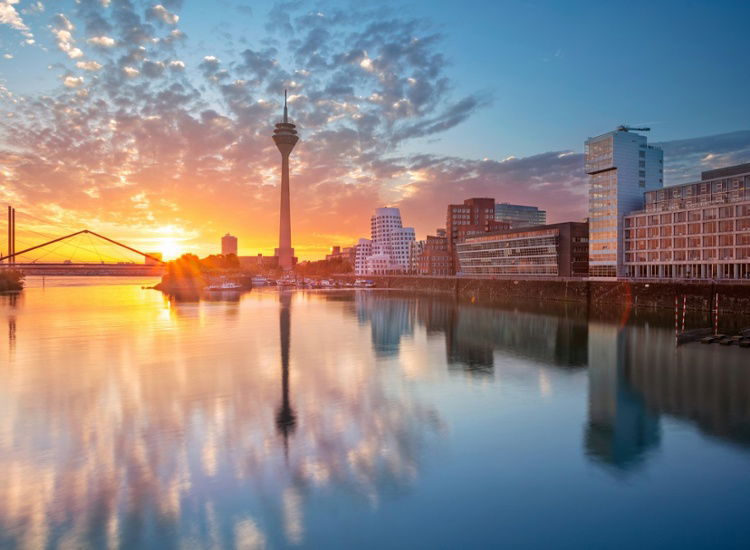 Duesseldorf AdobeStock