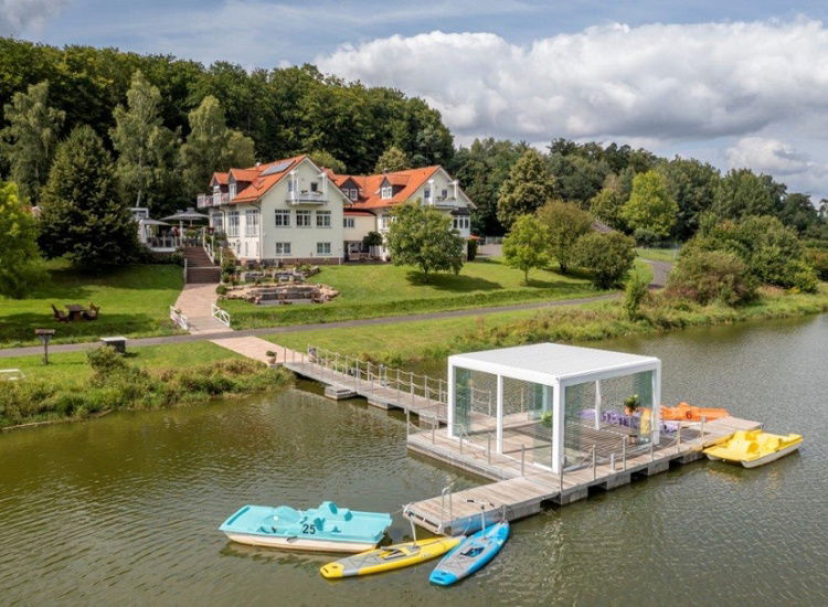 4* Superior Lakeside Resort am glitzernden Antriftsee bei Alsfeld