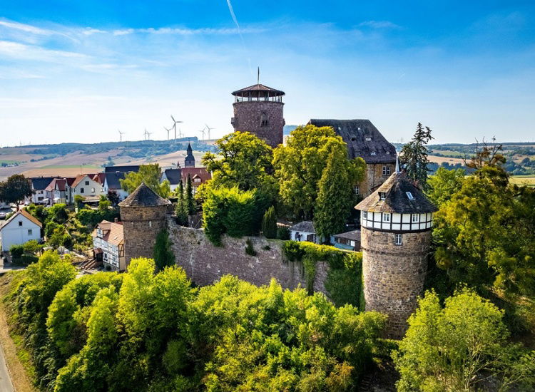 Genießen Sie fabelhafte Tage an der Deutschen Märchenstraße im Burghotel