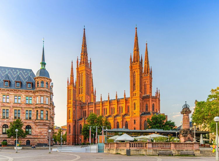 Stilvoll entspannen im Herzen von Wiesbaden – direkt am Kurpark