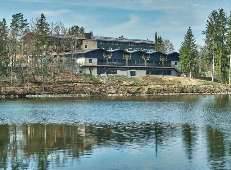 Neu eröffnet & traumhaft gelegen - Auszeit am Dreiburgensee