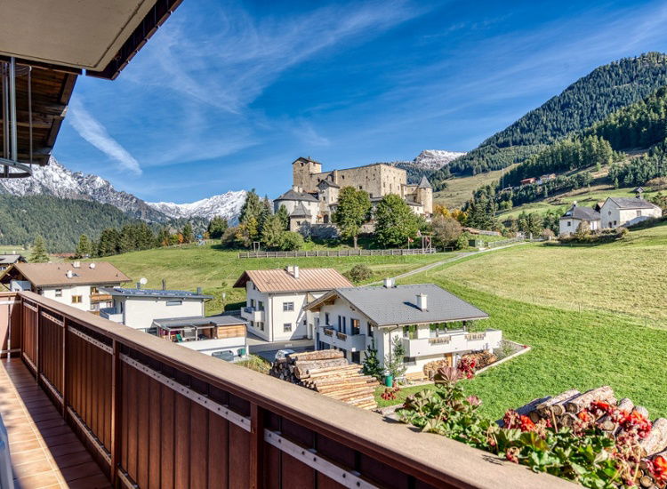 Alpiner Wohlfühlurlaub mit Wellness und Naturerlebnis im Dreiländereck Tirols