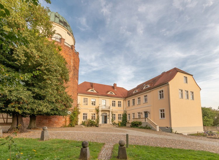 Erholung und bewusste Entschleunigung in historischer Burgkulisse